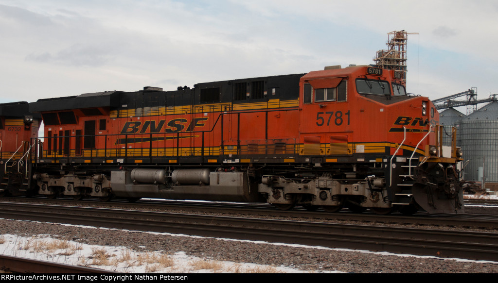 BNSF 5781